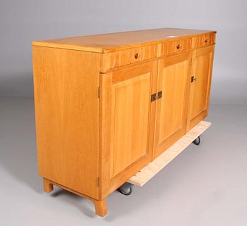 SKÄNK, "Calmare Nyckel", Carl Malmsten, Åfors Möbelfabrik.