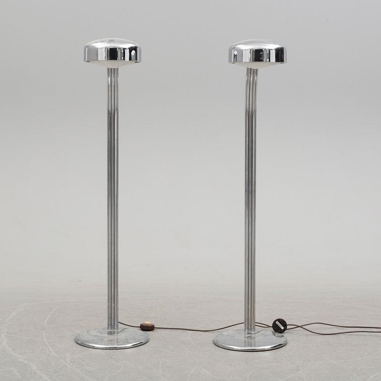 GOLVLAMPOR, ett par, "OS-lampan", Anders Pehrson, Ateljé Lyktan, Åhus, 1900-talets andra hälft.