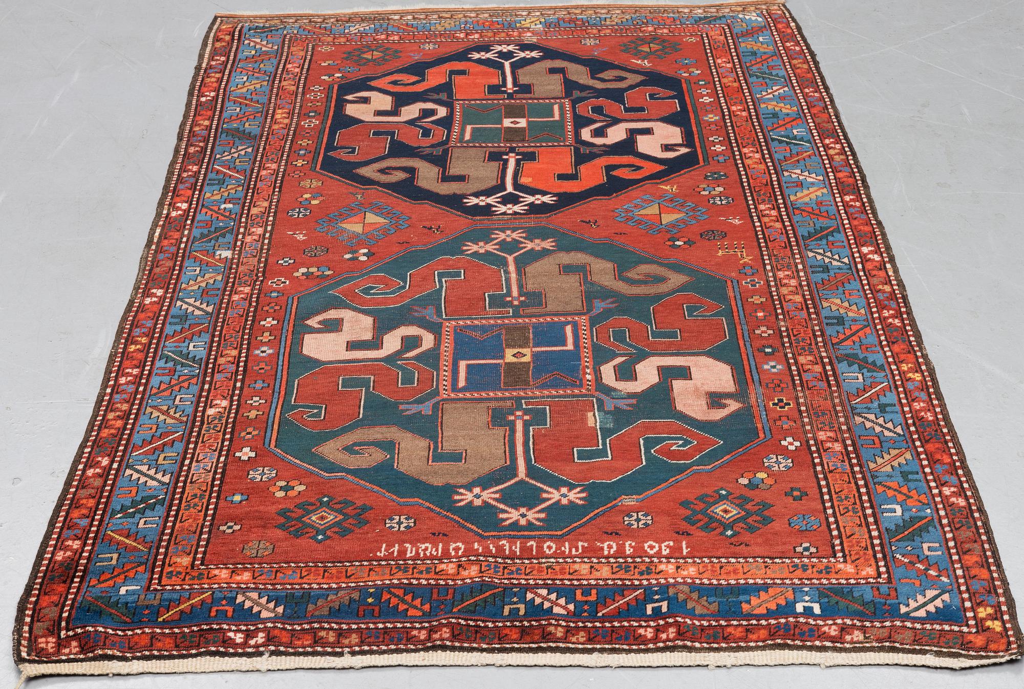 Matta, antik s.k. "Cloud band Kazak", ca 230 x 144 cm.