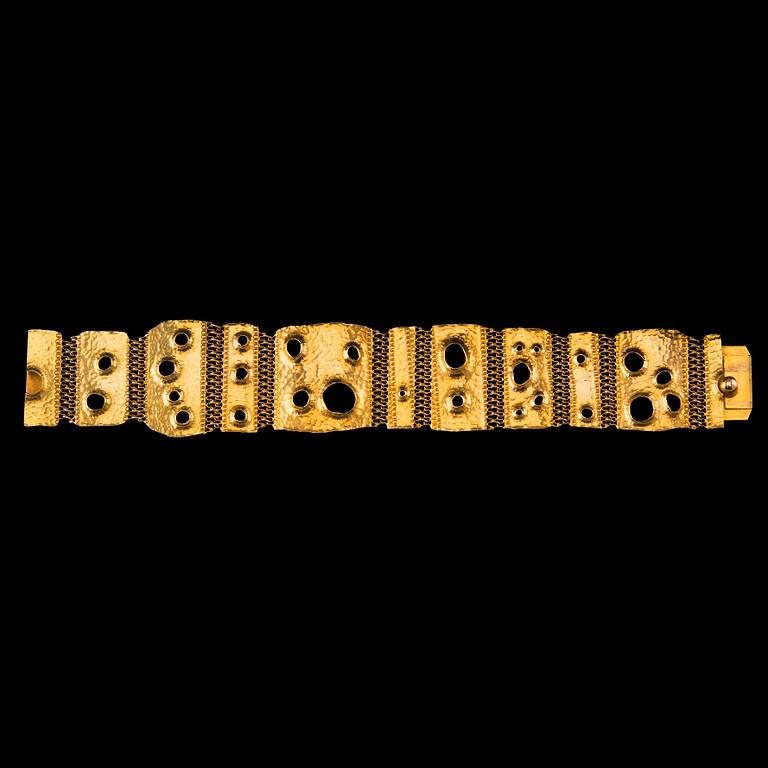 Tapio Wirkkala, RANNEKORU, kultaa 14K, N. Westerback, Helsinki 1966.   Paino 59,8 g.