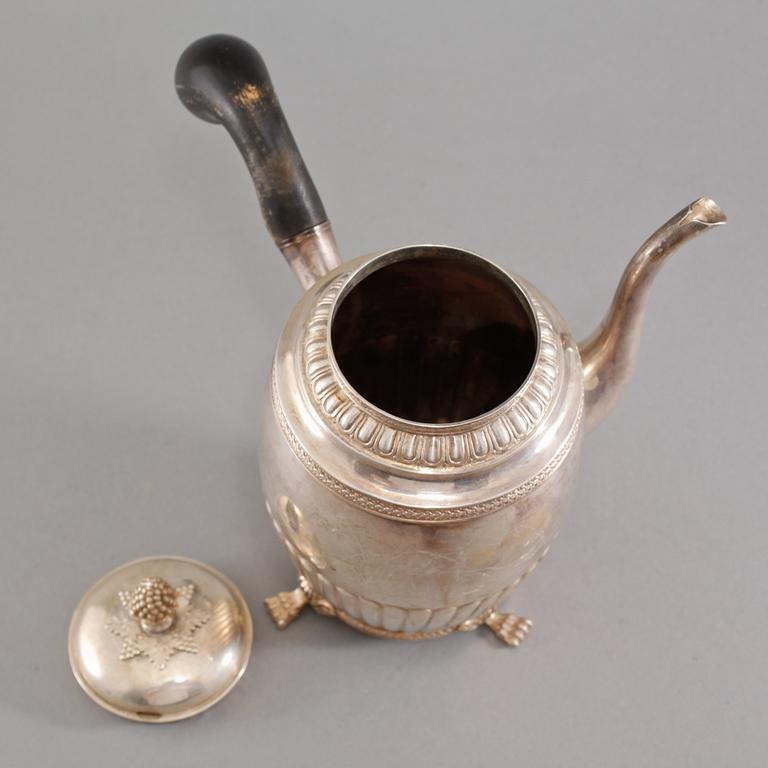KAFFEKANNA, silver, Johan Petter Grönvall, Stockholm, 1827, vikt 693.