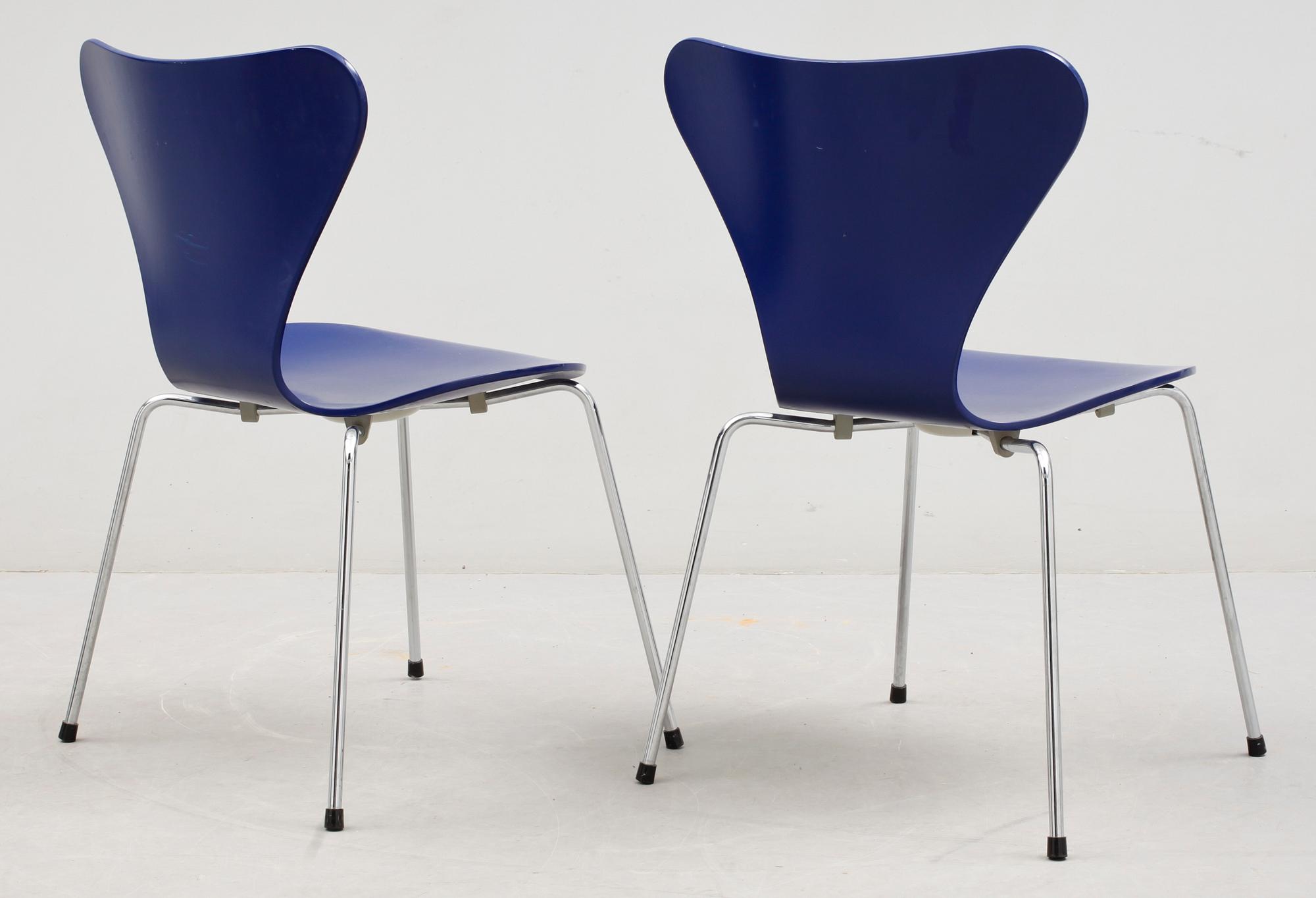 STOLAR, ett par, "Sjuan", Arne Jacobsen, Fritz Hansen, 1991.