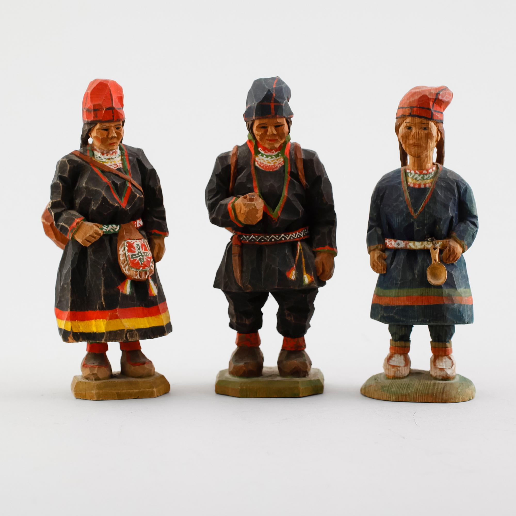 TORBORG LINDBERG-KARLSSON, figurer, 3 st, skuret trä, monogramsignerade.