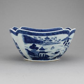 SKÅL, porslin, Kina Jiaqing (1796-1820).