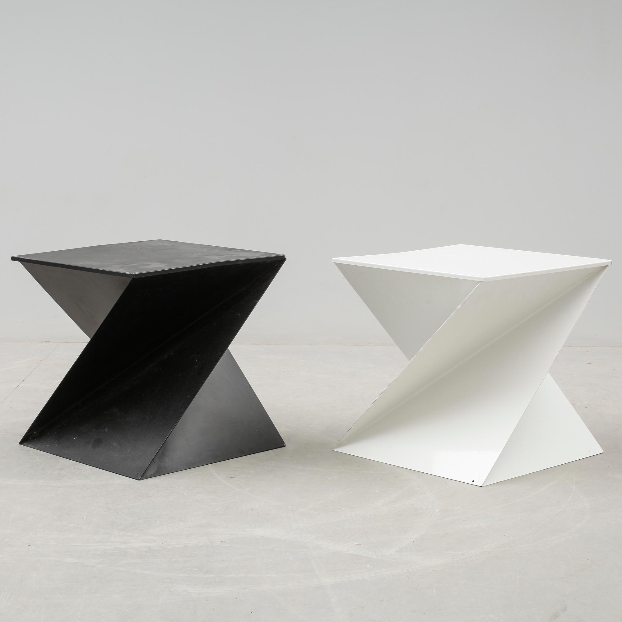 BORD, 2 st, Nordiska Galleriet, 1900/2000-tal.