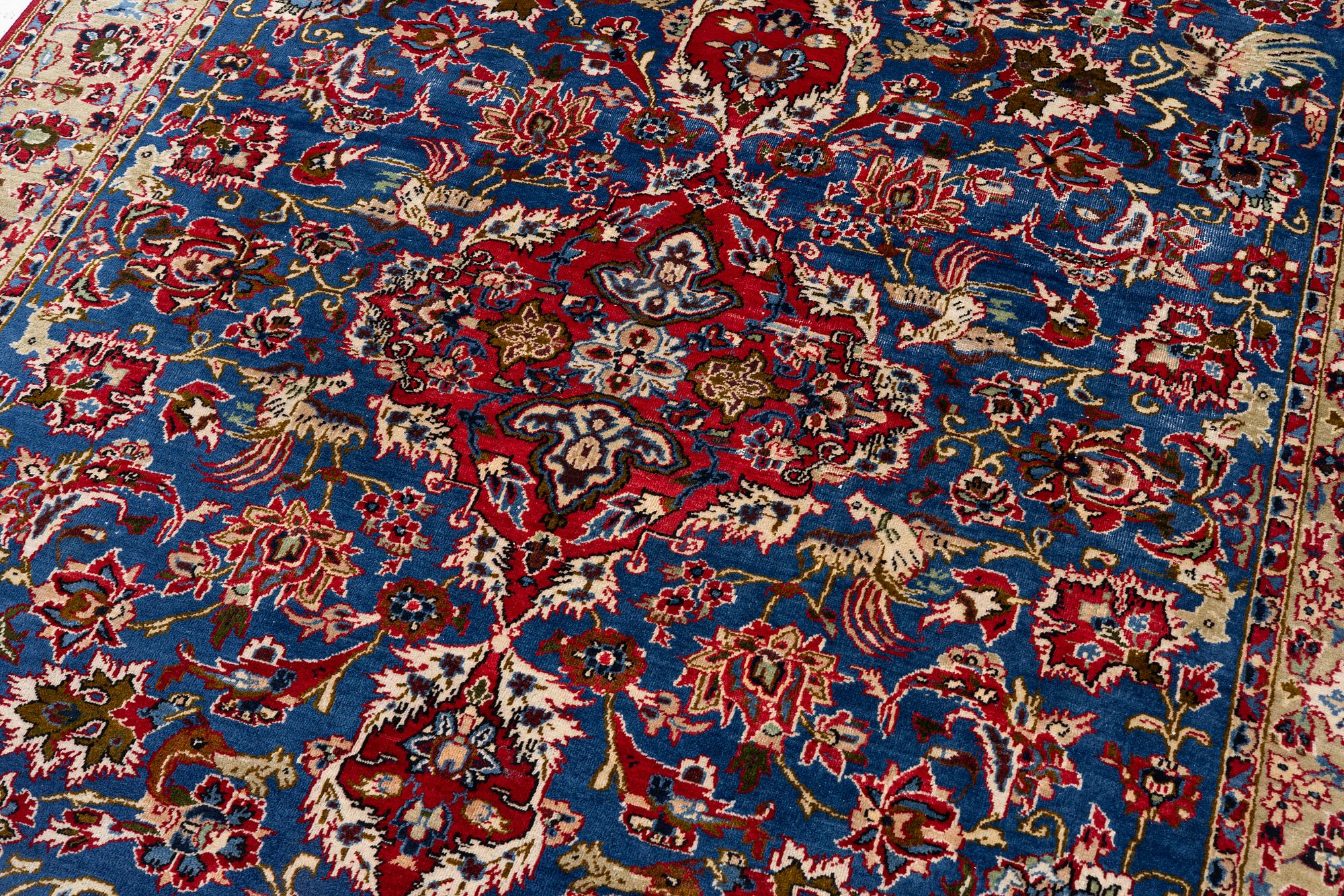 A Najafabad carpet, c. 293 x 202 cm.
