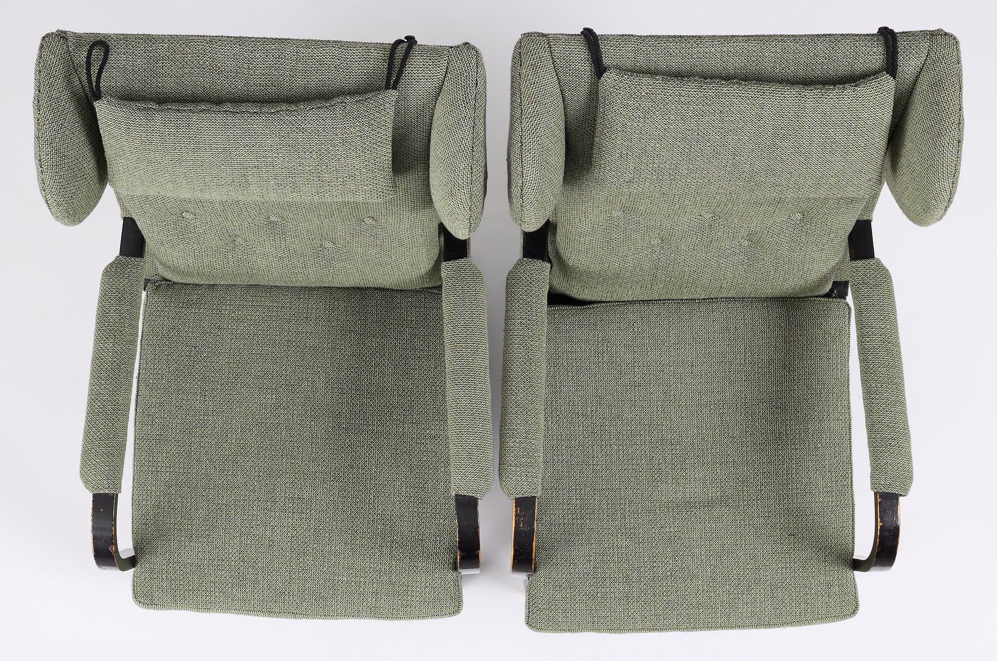 Kooperativa Förbundets Arkitektkontor, a pair of armchairs, executed by Gemla, Diö, 1930s.