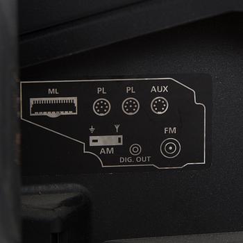 CD-SOITIN JA RADIO, BeoSound 9000 type 2571 MK3, Bang & Olufsen, Tanska, 2000-luvun alku.