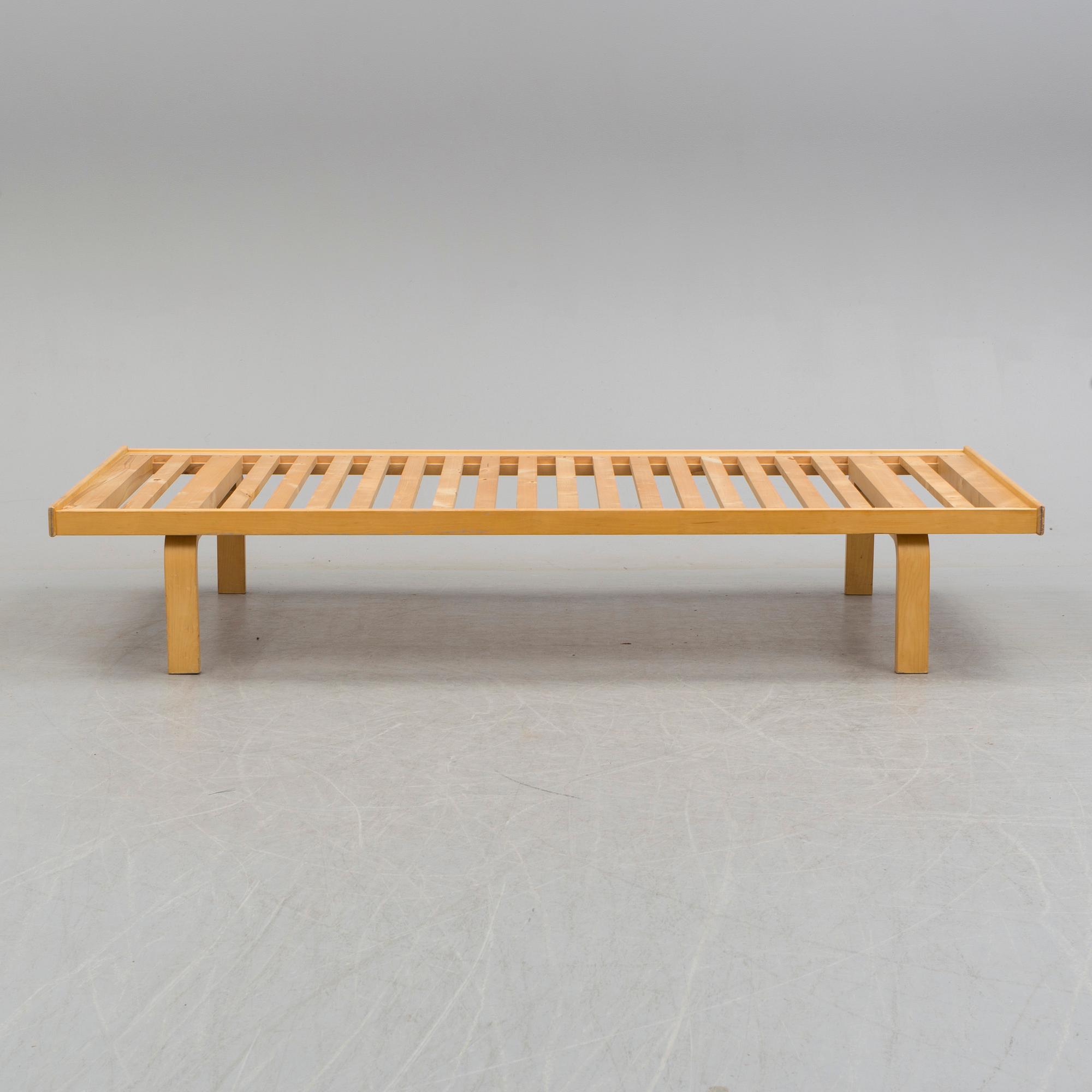 ALVAR AALTO, dagbädd, modell 710, Artek, Finland.