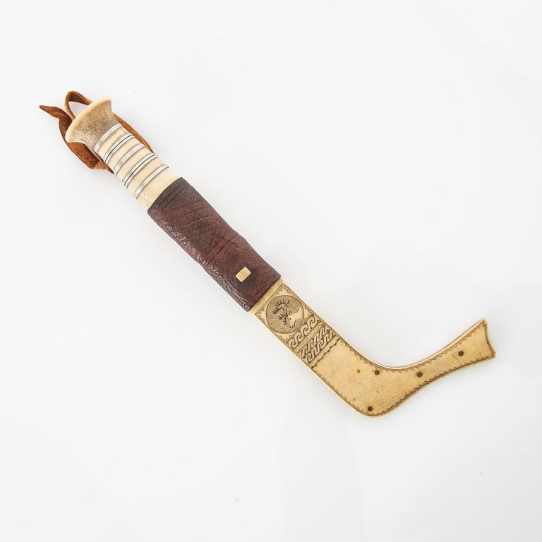 Half-horn knife, unidentified craftsman.