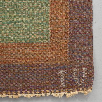 MATTO, flat weave, ca 243,5 x 167-167,5 cm, signed IV, Sweden around  the middle of the 20th century.