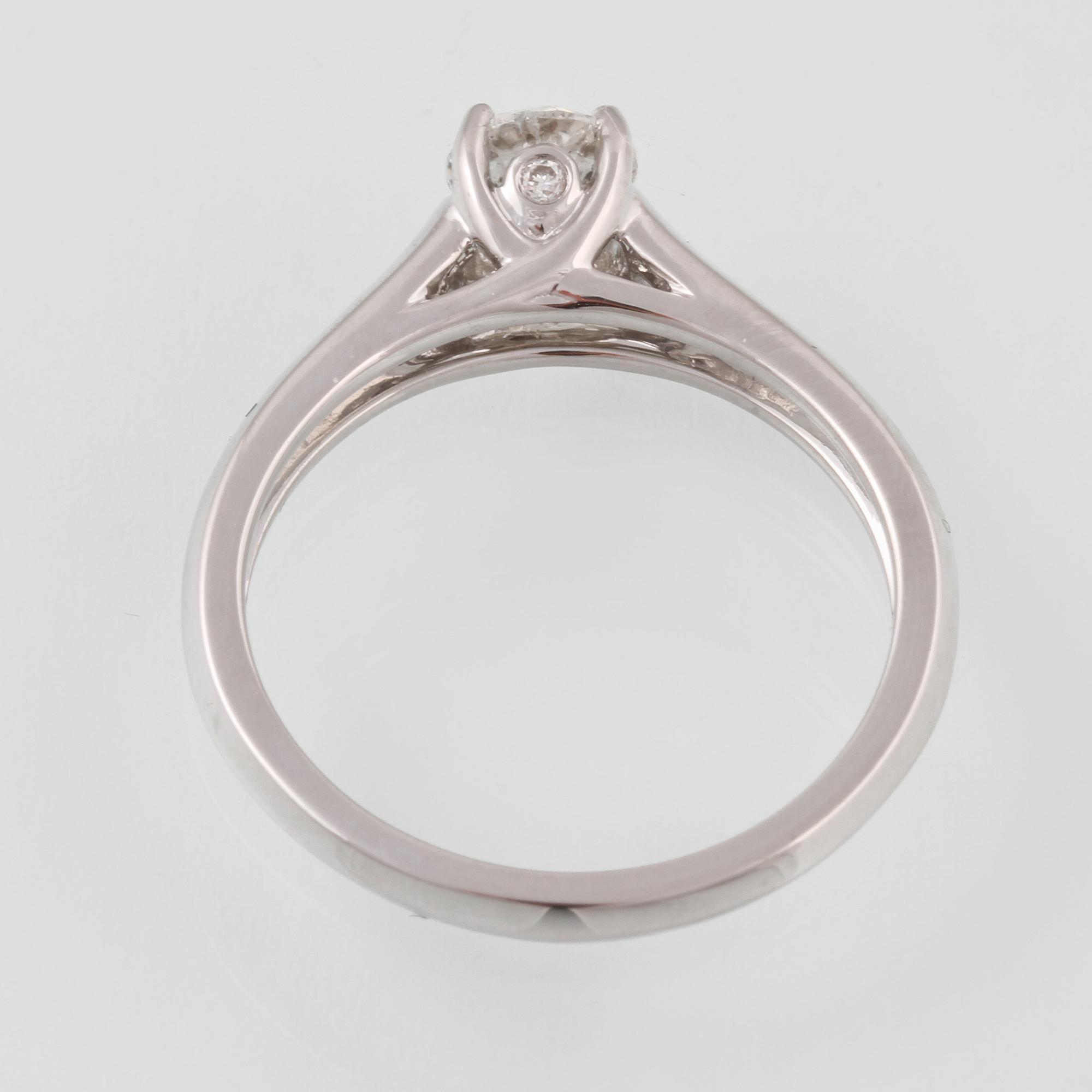 RING, 18K vitguld med briljantslipad diamant ca 0.70 ct. Vikt 3,8 gram.