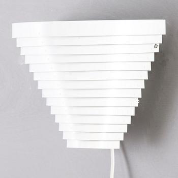 ALVAR AALTO, Wall light model A 910, Artek.