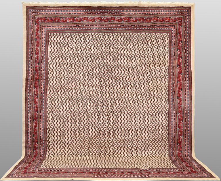 A Sarouk Mir carpet, approx. 405 x 317 cm.