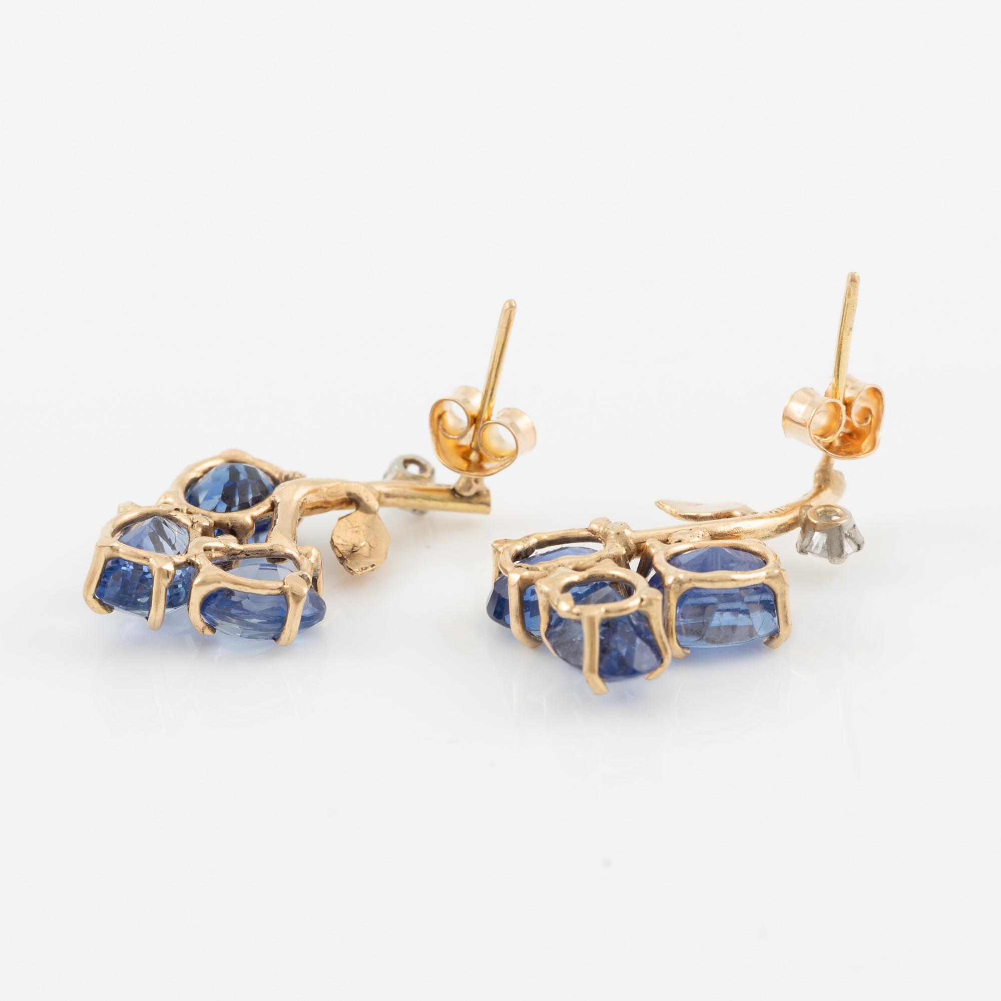Earrings, 18K gold with six sapphires and two brilliant-cut diamonds.