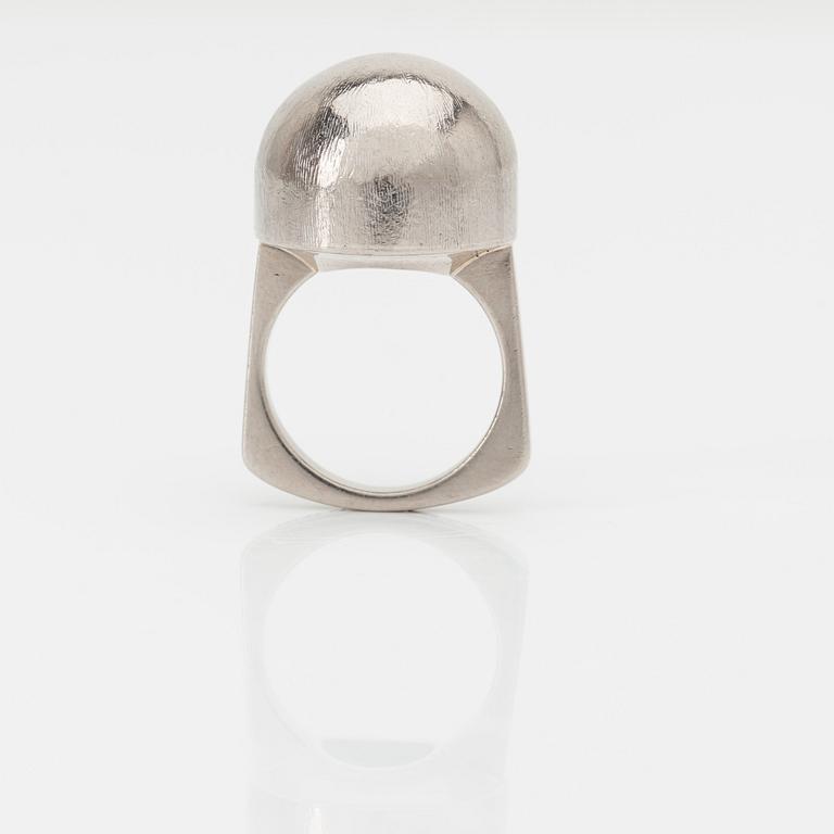 ring, Stockholm 1985, 18K vitguld.