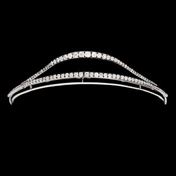 1096. An antuque cut diamond tiara, app. 7-8 cts, 19th century.