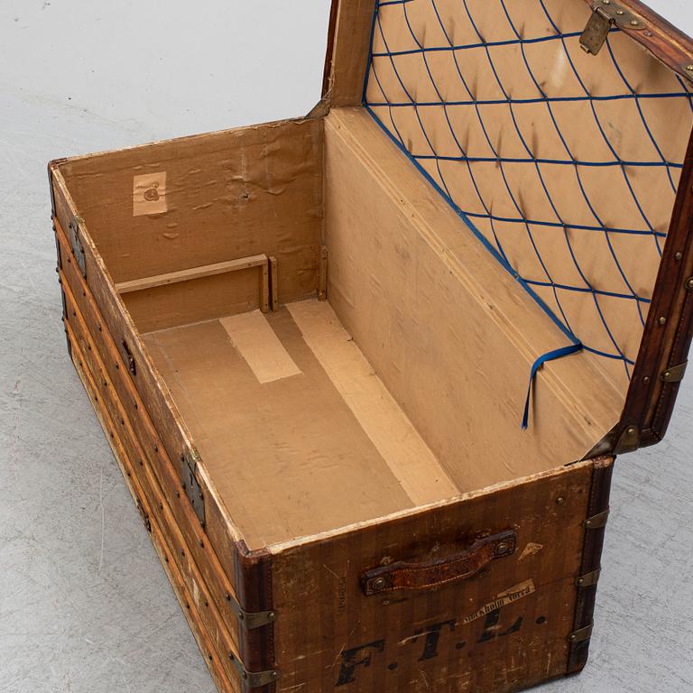 LOUIS VUITTON, a French travel trunk, late 19th Century.