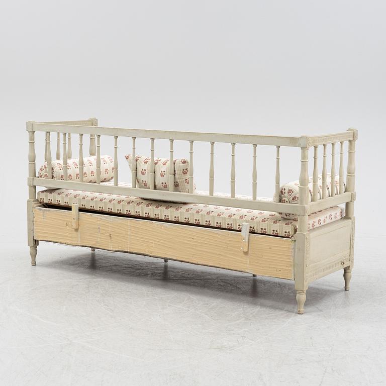 Soffa, sengustaviansk, omkring år 1800.