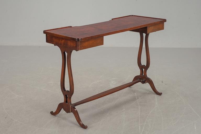 SKRIVBORD/TOILETTBORD, märkt NK, Buenos Aires, 1900-talets första hälft.