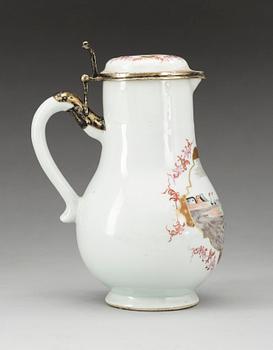 KANNA med LOCK, kompaniporslin med samtida förgylld silvermontering. Qing dynastin, Qianlong (1736-95).