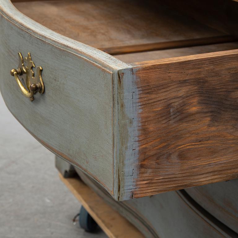 a secretaire from the first haöf of the 19th century.