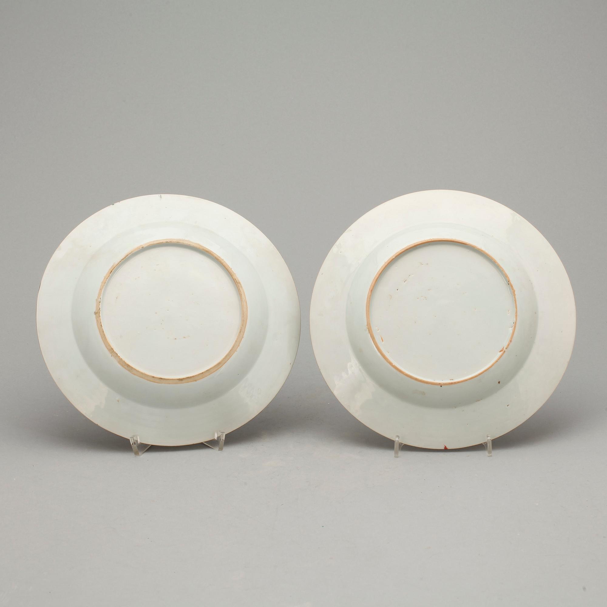 TALLRIKAR, 2+1, porslin, Qianlong, Kina 1700-tal.