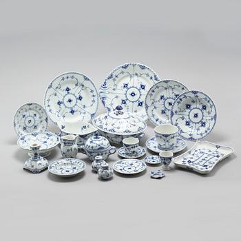 63 pieces of porcelain tableware from Royal Copenhagen, model "Musselmalet", second half of the 20th century.