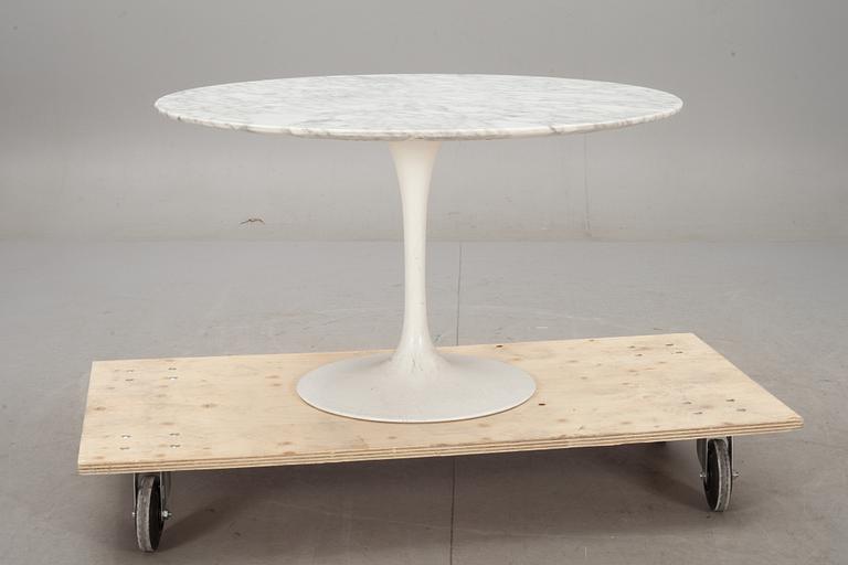 EERO SAARINEN, soffbord, "Tulip", Knoll International, USA.