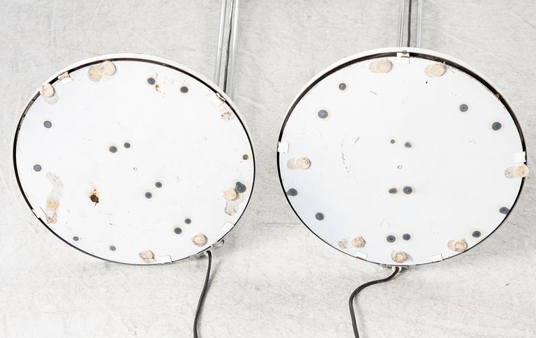 Per Sundstedt, golvlampor, ett par,  samt bordslampa, "Mars", Kosta Lampan, resp Ateljé Lyktan, sent 1900-tal.