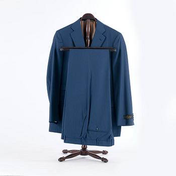 EDUARD DRESSLER, a blue wool suit consisting of jacket and pants. Size 54.