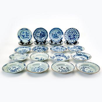 A set of 24 Chinese Qianlong porcelain different dishes.