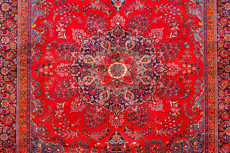 A Najafabad carpet, c. 390 x 302 cm.