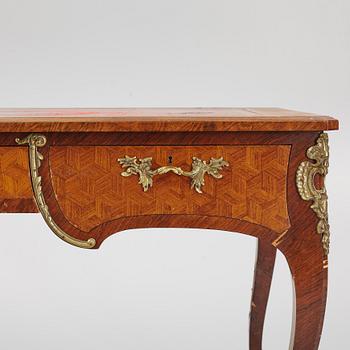 A Louis XV-style bureau plat desk, early 20th century.