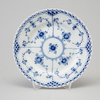 ROYAL COPENHAGEN, mat-, kaffe- och teservis, porslin, 44 delar, porslin, "Musselmalet", Danmark.