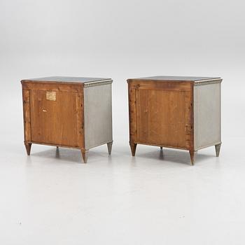 A pair of Gustavian style chests of drawers, early 20th century.