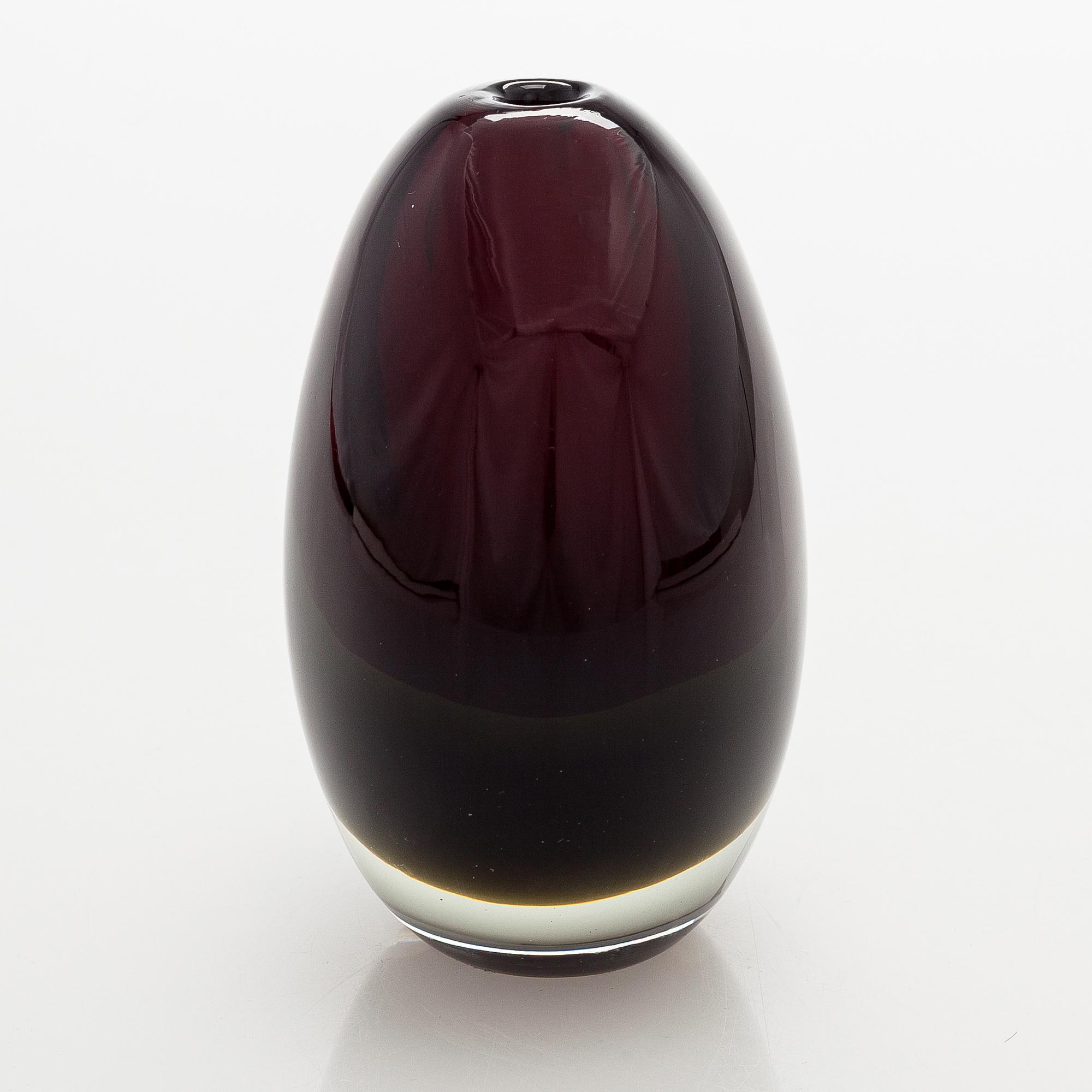 Kaj Franck, a 'KF 240' vase signed K. Franck Nuutajärvi Notsjö -61.