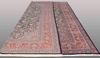 A CARPET Kerman, ca 500 x 356 cm.