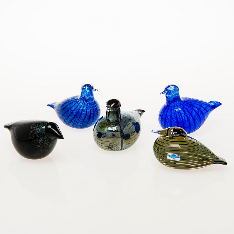 OIVA TOIKKA, a set of five glass birds signed O. Toikka Nuutajärvi.