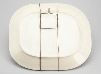 Birger Kaipiainen, A CERAMIC DISH.