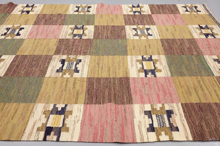 Märta Måås-Fjetterström, Matto, "Rutmattan", flat weave, ca 294,5-297 x 196-201,5 cm, signed MMF.