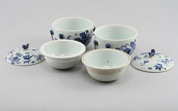 KANISTRAR, ett par, porslin, Kina, 1900-tal.