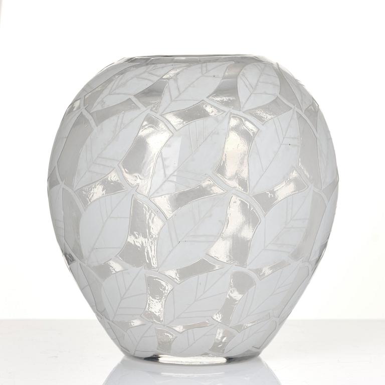 Sven Erik Skawonius, a cameo glass vase, Kosta, Sweden, 1940s, model 182.