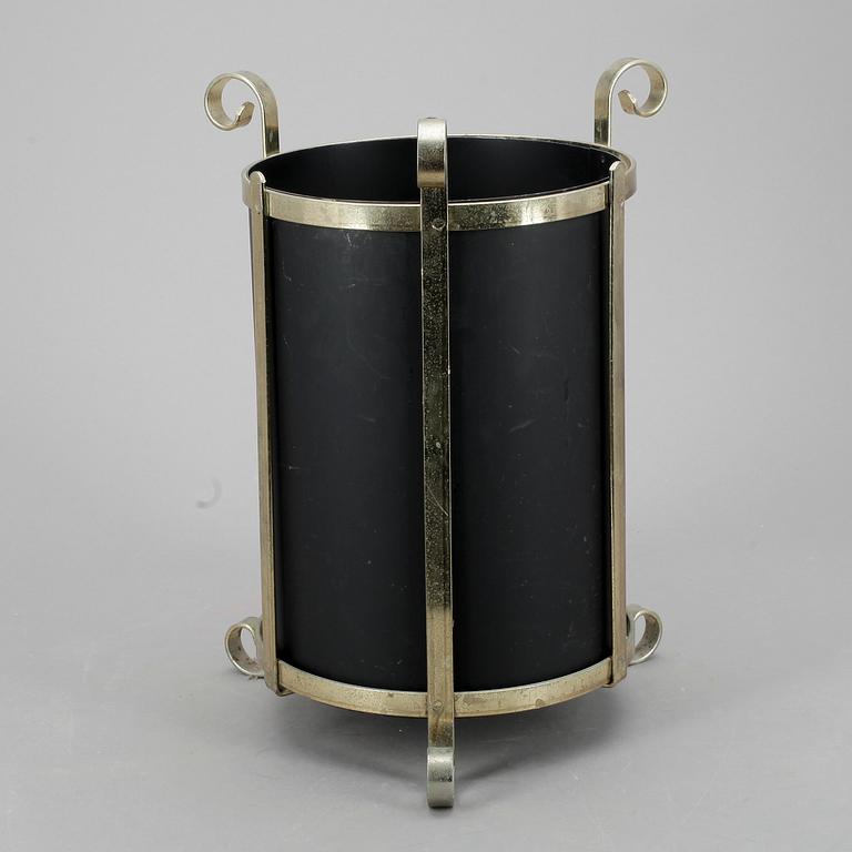 PARAPLYSTÄLL, 1900-talets första hälft.