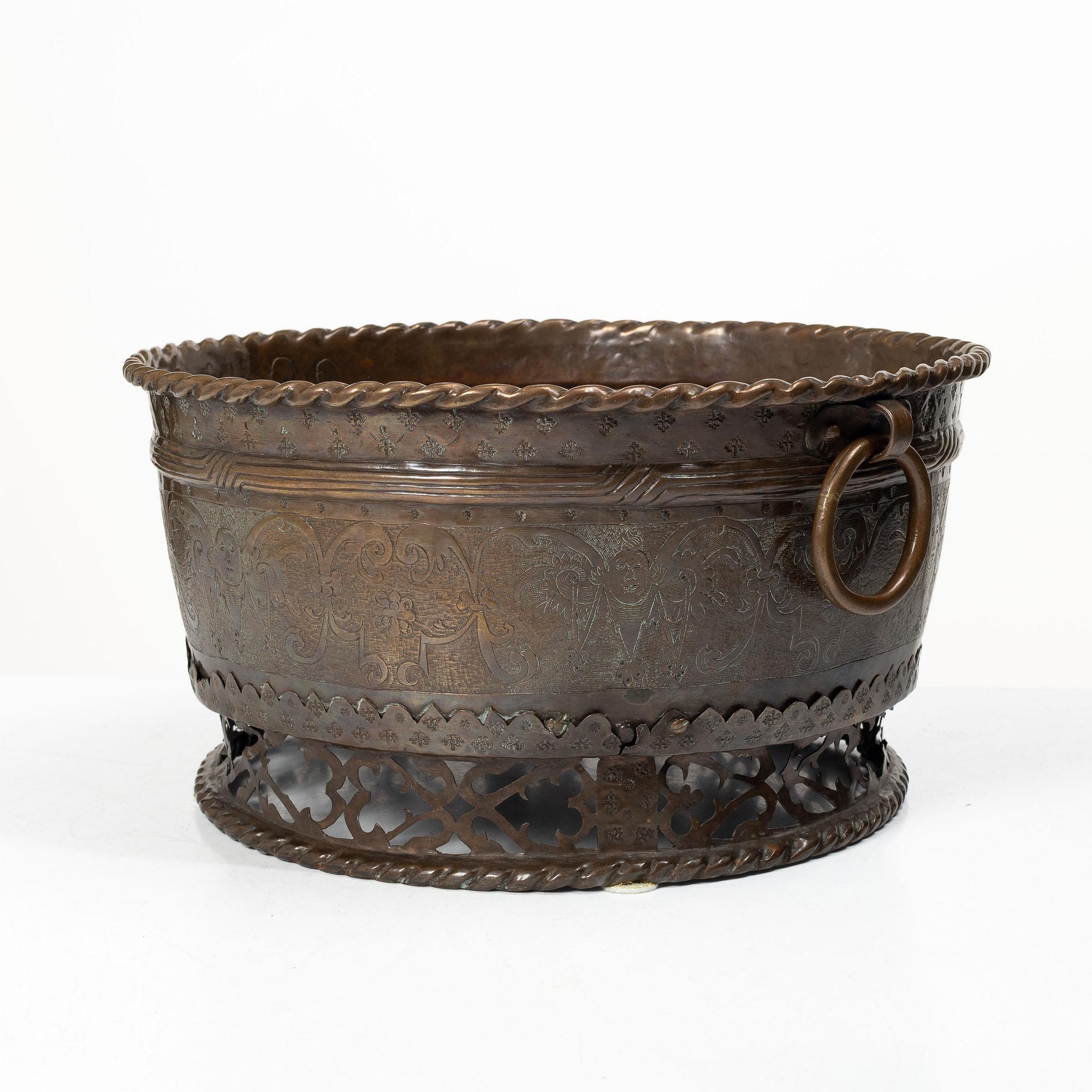 Copper cauldron, Baroque. 17th/18th century.
