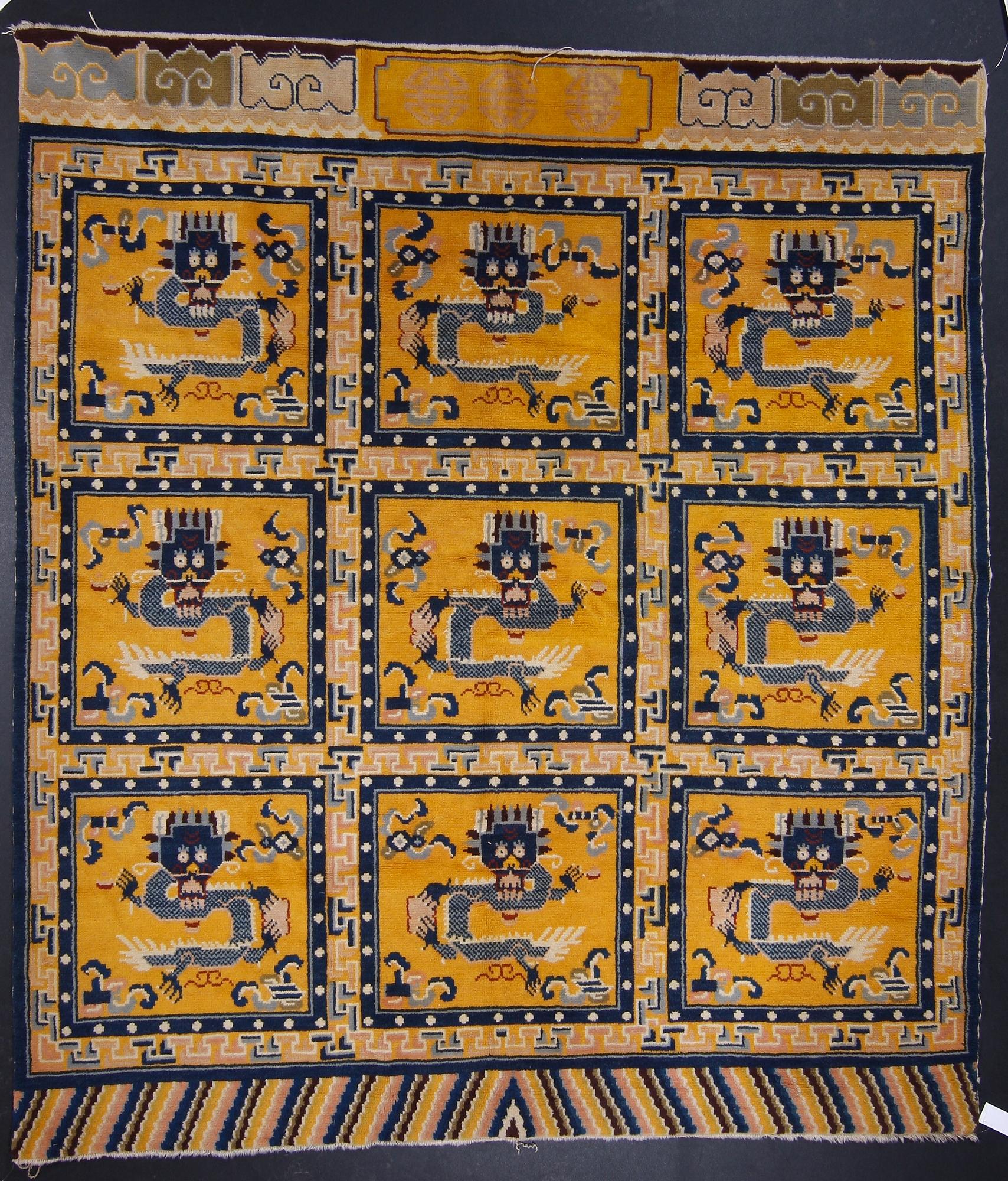 MATTA, Kina. 1900-tal. 230 x 205.