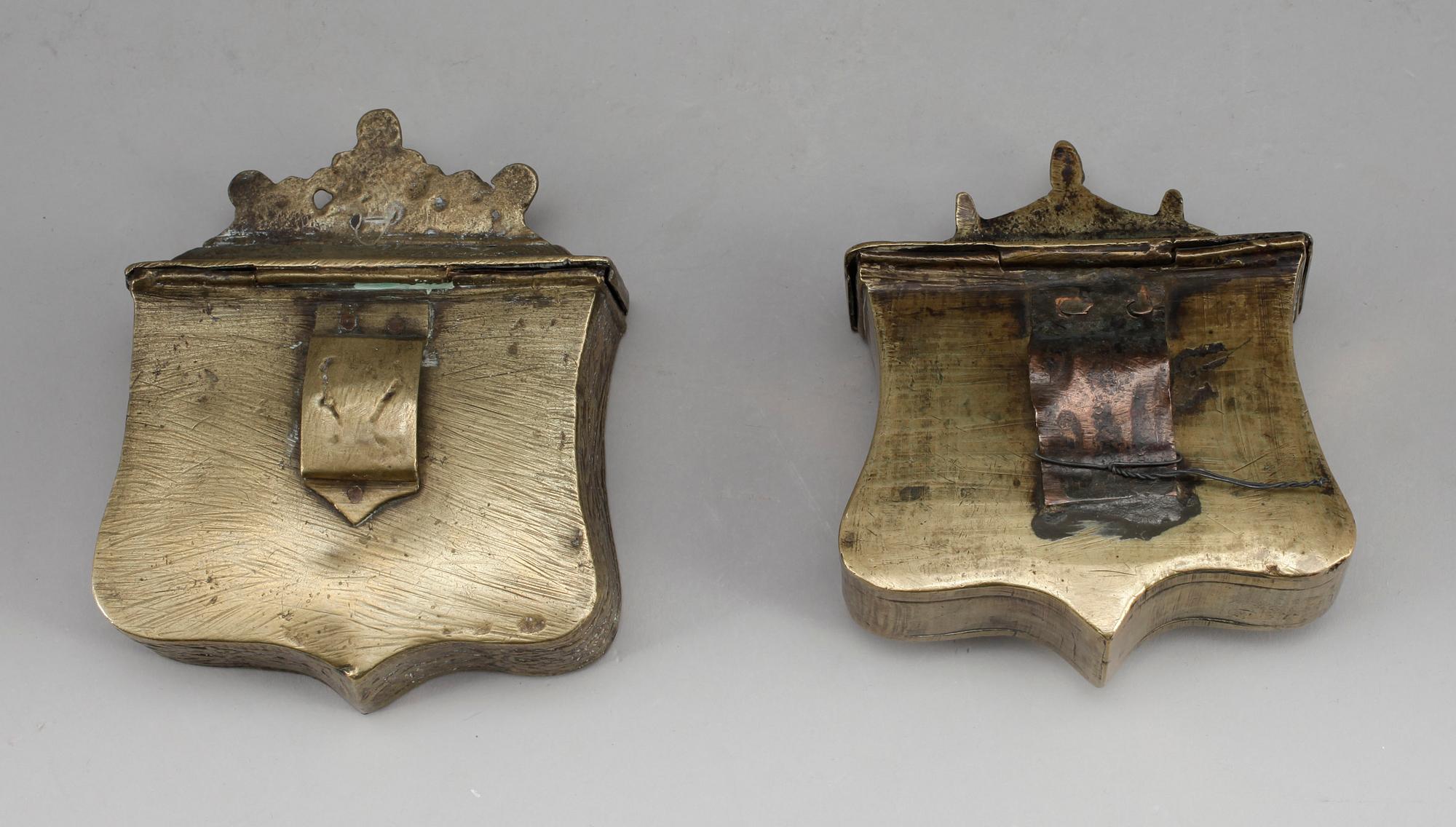 PALLUSKOR, 2 st, mässing, medelhavsområdet, troligen 1800-tal.