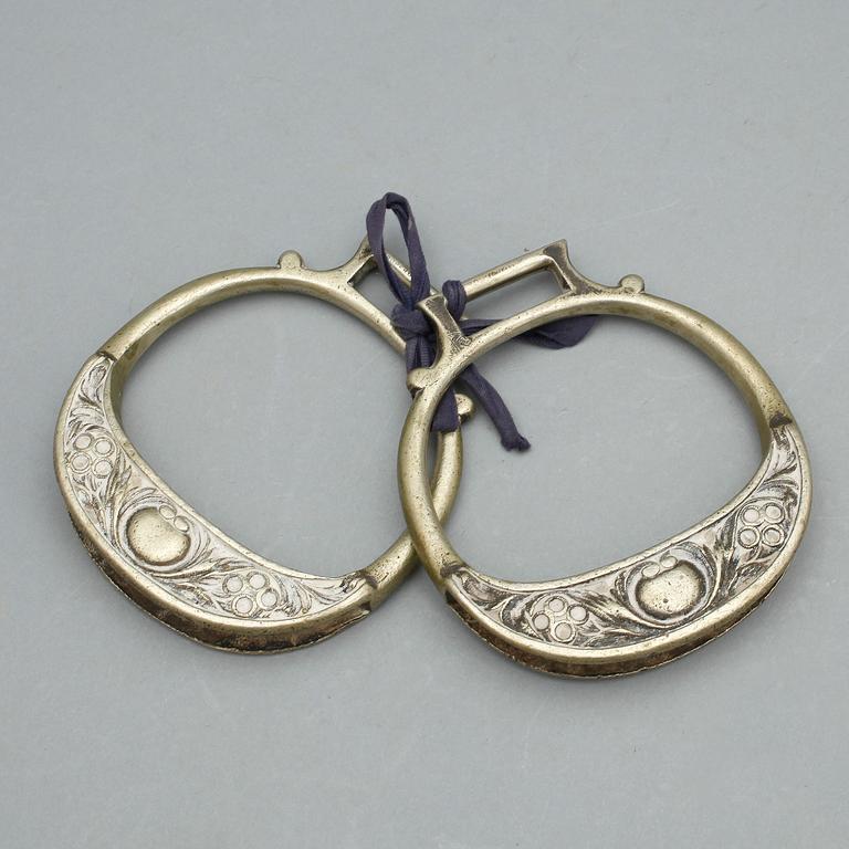 PARTI HÄSTATTIRALJER, 3 delar, mässing och metall, sannolikt Sydamerika, 1800-/1900-tal.