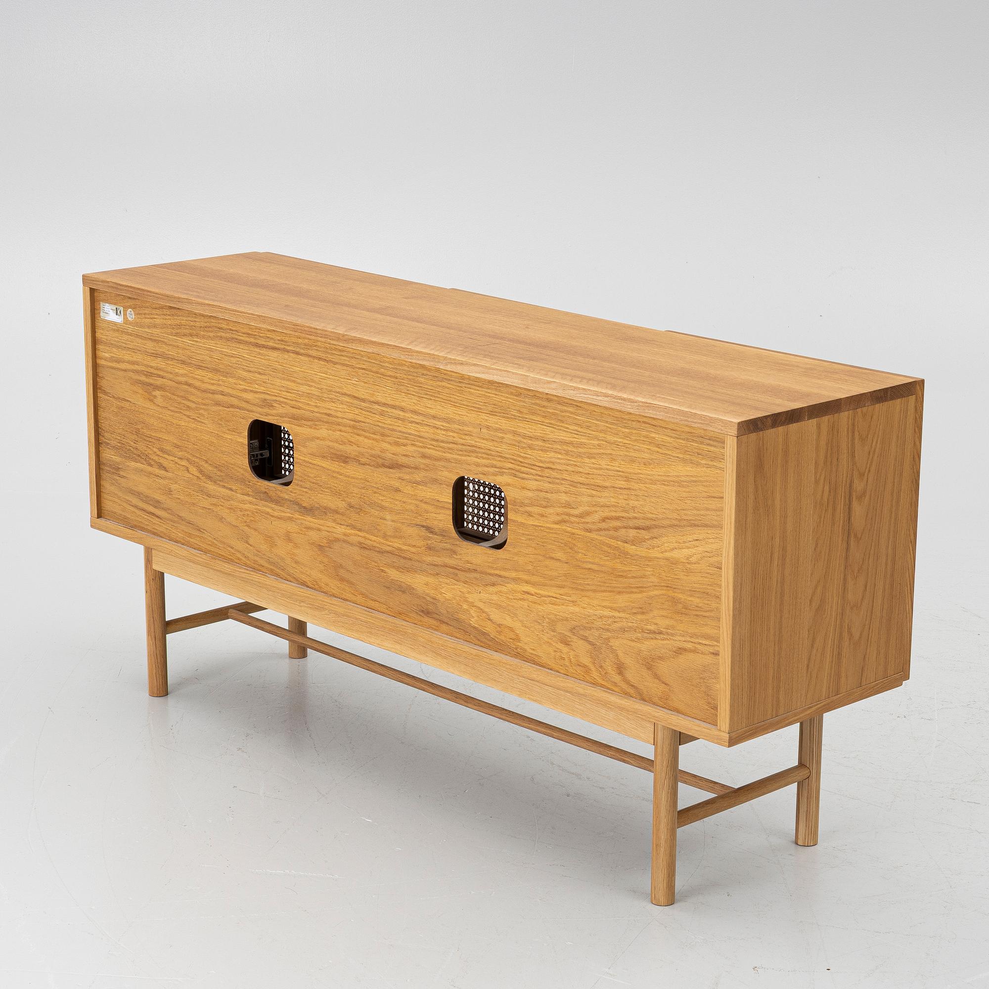 Sideboard, ”Racquet”, Hans K, samtida.