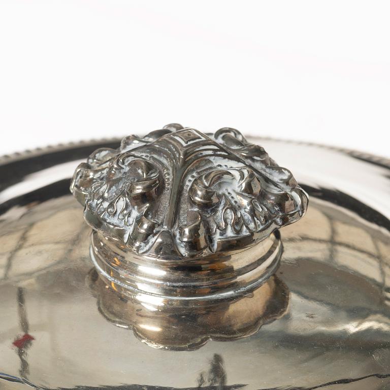 Empire, Kastrull med lock och benställning, pläter, Jacob Lenholm (mästare i Stockholm 1827-40).